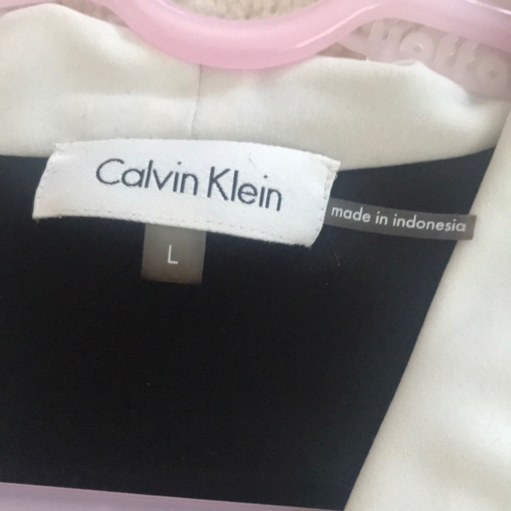 Calvin Klein Top - Picture 3 of 3
